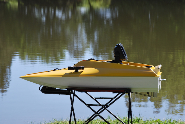 Itoyo Battery Research Laboratories develops a radio-operated electric lifeboat